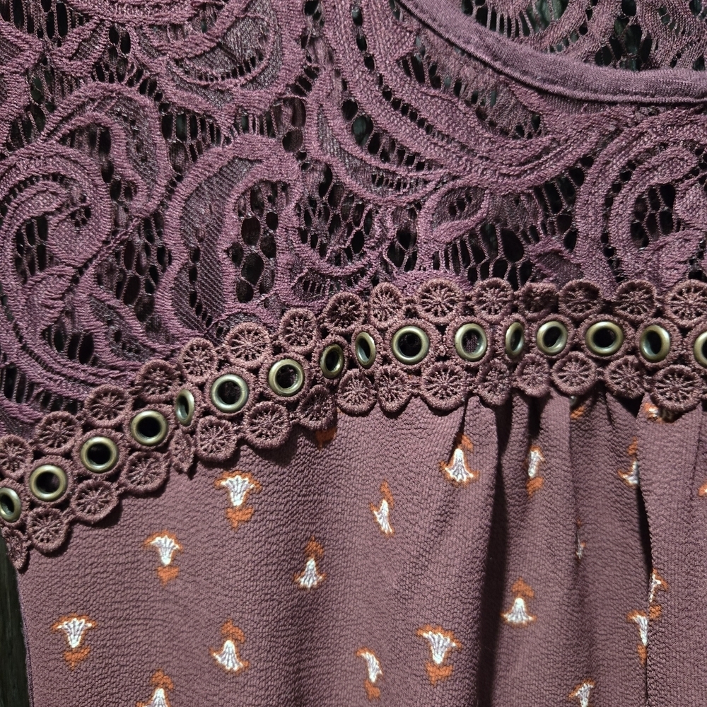 Maurices Lace Accent Blouse - Burgundy Plum Floral Casual Office Size Small - Picture 4 of 8
